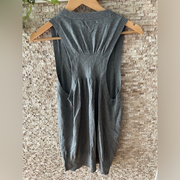 Banana republic Grey Zip Up Vest with pockets - Picture 4 of 4